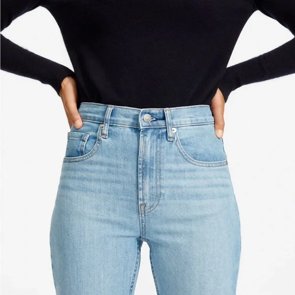 Everlane The Cheeky Jean in Sky Blue - Picture 5 of 12